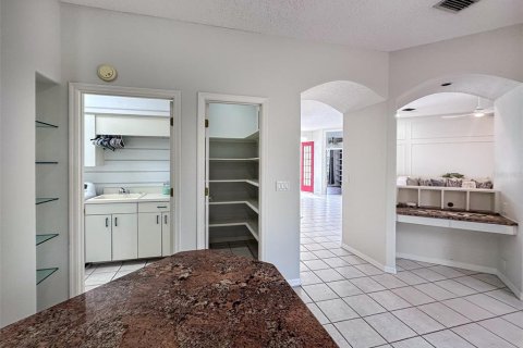 House in Sarasota, Florida 3 bedrooms, 214.05 sq.m. № 1870160 - photo 12