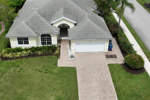 House in Sarasota, Florida 3 bedrooms, 214.05 sq.m. № 1870160 - photo 2