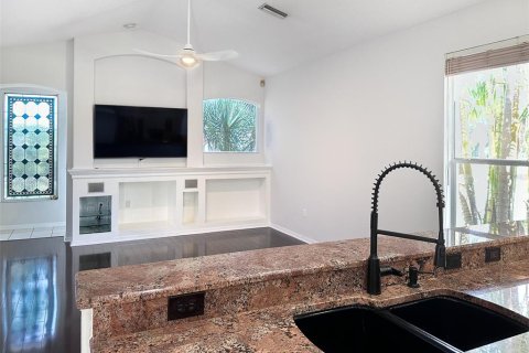 House in Sarasota, Florida 3 bedrooms, 214.05 sq.m. № 1870160 - photo 30