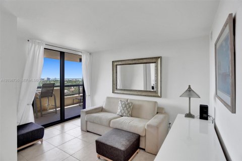 Copropriété à vendre à Miami Beach, Floride: 1 chambre, 82.68 m2 № 2155022 - photo 17