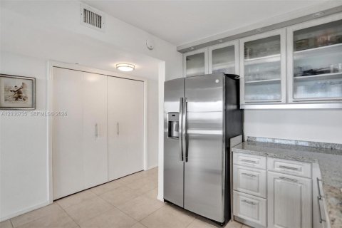 Copropriété à vendre à Miami Beach, Floride: 1 chambre, 82.68 m2 № 2155022 - photo 9