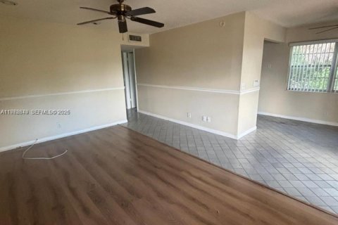 Condominio en venta en West Palm Beach, Florida, 2 dormitorios, 74.14 m2 № 2042143 - foto 3