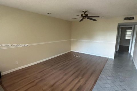 Condominio en venta en West Palm Beach, Florida, 2 dormitorios, 74.14 m2 № 2042143 - foto 2