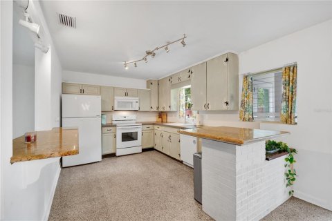House in Sanford, Florida 3 bedrooms, 132.48 sq.m. № 1806676 - photo 9
