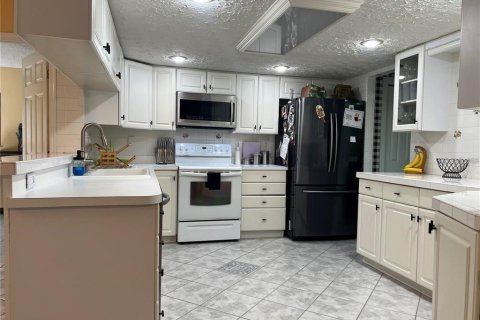 House in Port Richey, Florida 3 bedrooms, 200.11 sq.m. № 1778746 - photo 15