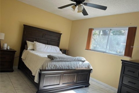 House in Port Richey, Florida 3 bedrooms, 200.11 sq.m. № 1778746 - photo 22