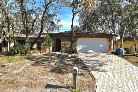 House in Port Richey, Florida 3 bedrooms, 200.11 sq.m. № 1778746 - photo 1