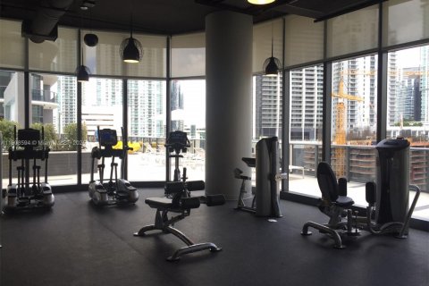 Condominio en alquiler en Miami, Florida, 1 dormitorio, 73.58 m2 № 2012952 - foto 10