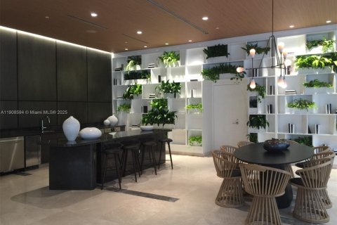 Condominio en alquiler en Miami, Florida, 1 dormitorio, 73.58 m2 № 2012952 - foto 12