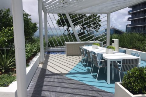 Condominio en alquiler en Miami, Florida, 1 dormitorio, 73.58 m2 № 2012952 - foto 19