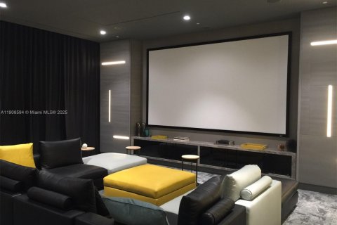 Condominio en alquiler en Miami, Florida, 1 dormitorio, 73.58 m2 № 2012952 - foto 16