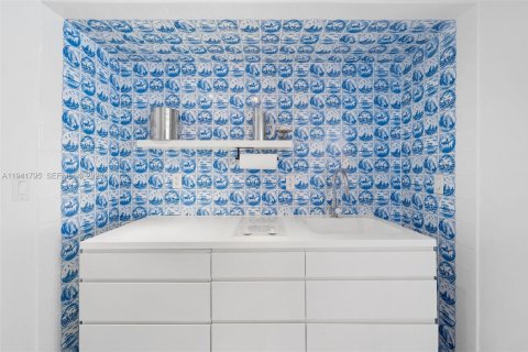 Снять в аренду кондоминиум в Майами-Бич, Флорида 1 спальня, 56.67м2, № 1998963 - фото 5