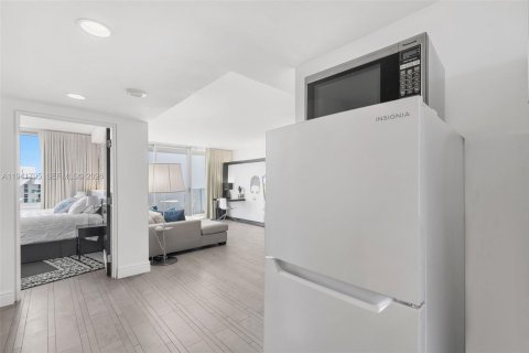 Снять в аренду кондоминиум в Майами-Бич, Флорида 1 спальня, 56.67м2, № 1998963 - фото 4