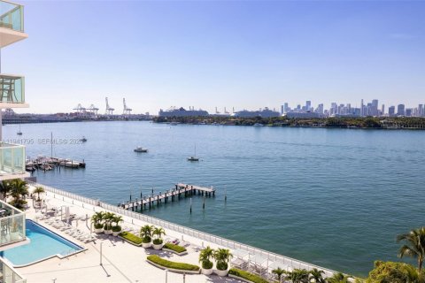 Снять в аренду кондоминиум в Майами-Бич, Флорида 1 спальня, 56.67м2, № 1998963 - фото 24