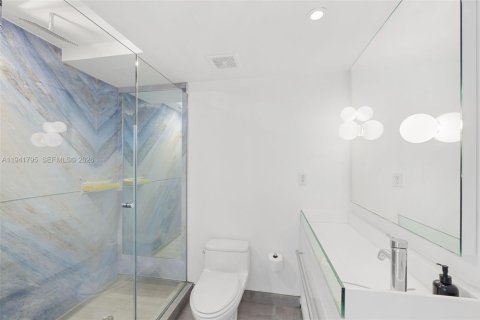 Снять в аренду кондоминиум в Майами-Бич, Флорида 1 спальня, 56.67м2, № 1998963 - фото 18