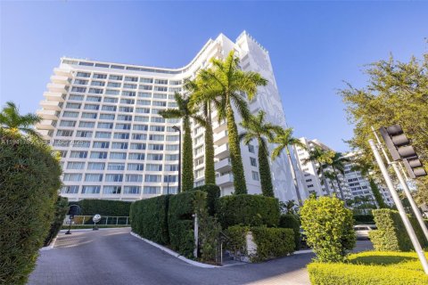 Кондоминиум с 1 спальней в Майами-Бич, Флорида № 1998963