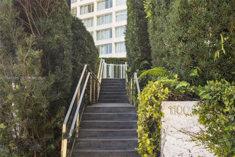 Снять в аренду кондоминиум в Майами-Бич, Флорида 1 спальня, 56.67м2, № 1998963 - фото 26