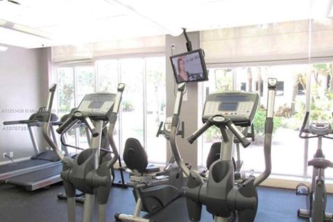 Condo in Hollywood, Florida, 1 bedroom  № 1934950 - photo 23