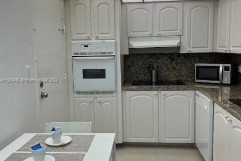 Condo in Hollywood, Florida, 1 bedroom  № 1934950 - photo 7