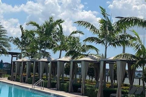 Touwnhouse à louer à Hialeah Gardens, Floride: 3 chambres, 153.29 m2 № 2084233 - photo 27
