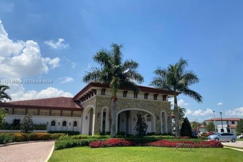 Touwnhouse à louer à Hialeah Gardens, Floride: 3 chambres, 153.29 m2 № 2084233 - photo 19