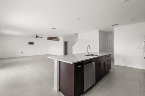 Купить виллу или дом в Гроувленд, Флорида 9 комнат, 222.59м2, № 2217912 - фото 15