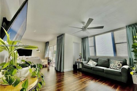 Condominio en venta en Hollywood, Florida, 2 dormitorios, 105.17 m2 № 1991424 - foto 6