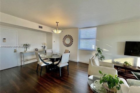 Condominio en venta en Hollywood, Florida, 2 dormitorios, 105.17 m2 № 1991424 - foto 17