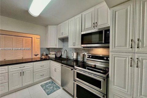 Condominio en venta en Hollywood, Florida, 2 dormitorios, 105.17 m2 № 1991424 - foto 8