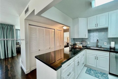 Condominio en venta en Hollywood, Florida, 2 dormitorios, 105.17 m2 № 1991424 - foto 21