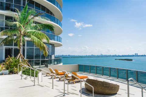 Condo in Miami, Florida, 1 bedroom  № 2394461
