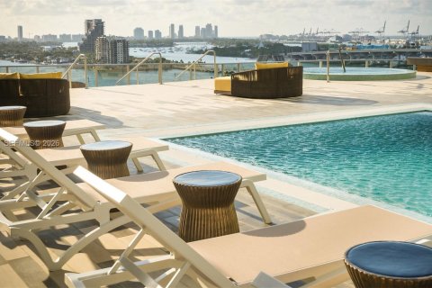 Condo in Miami, Florida, 1 bedroom  № 2394461 - photo 7
