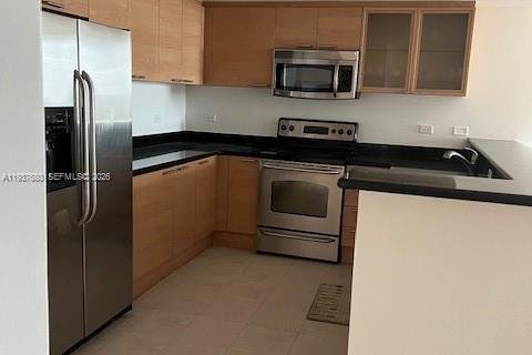 Кондоминиум с 2 спальнями в Холливуд, Флорида № 1995557