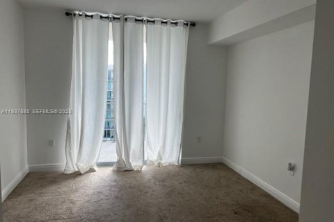 Снять в аренду кондоминиум в Холливуд, Флорида 2 спальни, 135.36м2, № 1995557 - фото 15