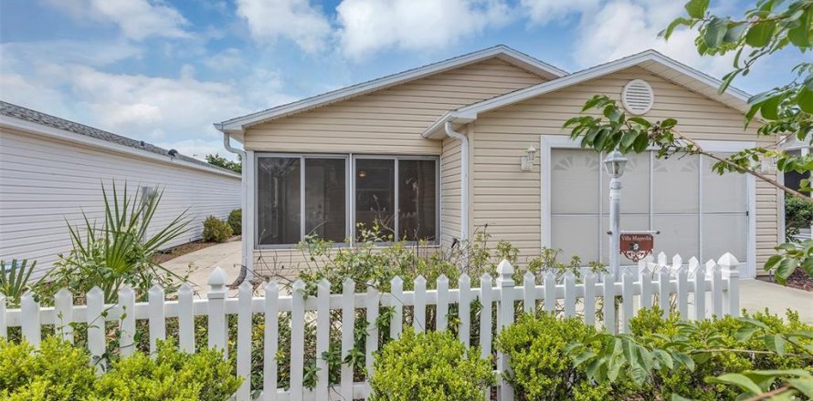 Casa en The Villages, Florida 2 dormitorios, 104.14 m2 № 1742734