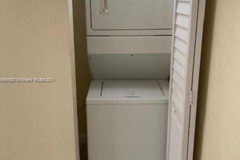 Adosado en venta en Miami, Florida, 3 dormitorios, 106.84 m2 № 1936772 - foto 7