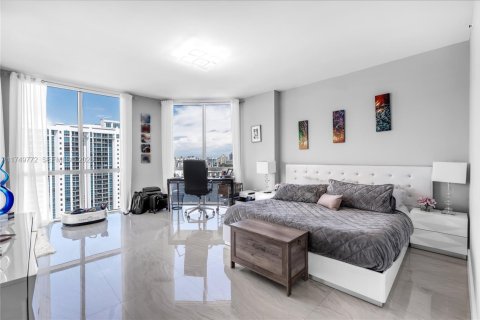 Condo in North Miami Beach, Florida, 2 bedrooms № 2244248 - photo 19