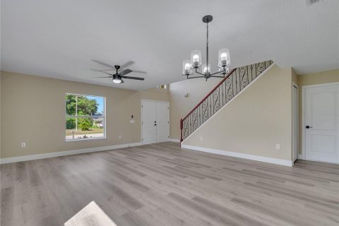 House in Deltona, Florida 4 bedrooms, 255.11 sq.m. № 1812769 - photo 6
