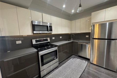 Copropriété à louer à Bay Harbor Islands, Floride: 1 chambre, 96.62 m2 № 1764416 - photo 2