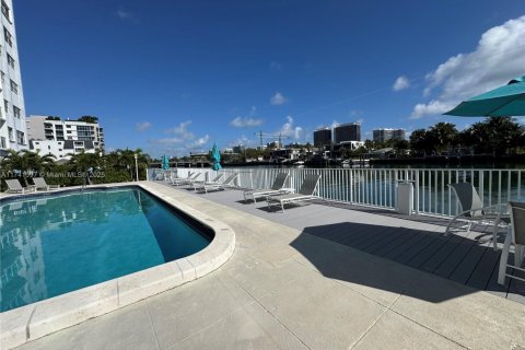 Copropriété à louer à Bay Harbor Islands, Floride: 1 chambre, 96.62 m2 № 1764416 - photo 18