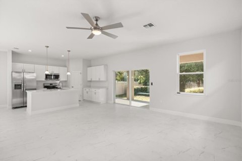 Villa ou maison à vendre à Casselberry, Floride: 4 chambres, 224.08 m2 № 2105687 - photo 8