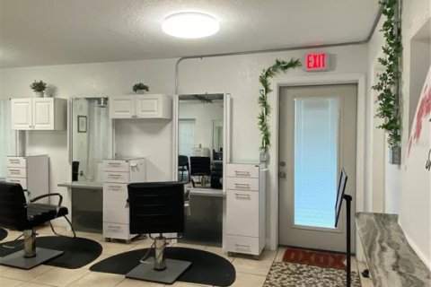 Propiedad comercial en alquiler en Ruskin, Florida, 477.98 m2 № 1806570 - foto 5