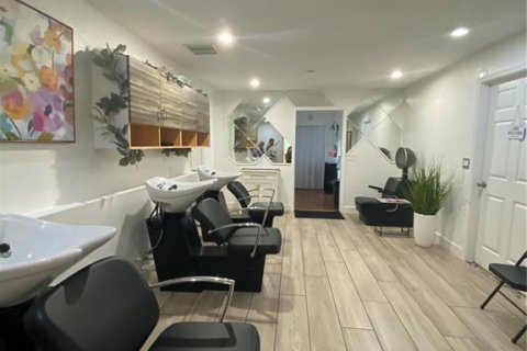 Propiedad comercial en alquiler en Ruskin, Florida, 477.98 m2 № 1806570 - foto 9