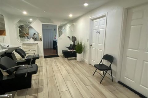 Propiedad comercial en alquiler en Ruskin, Florida, 477.98 m2 № 1806570 - foto 11
