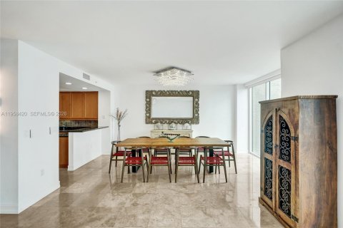 Condominio en venta en Aventura, Florida, 2 dormitorios, 275.92 m2 № 2032407 - foto 19