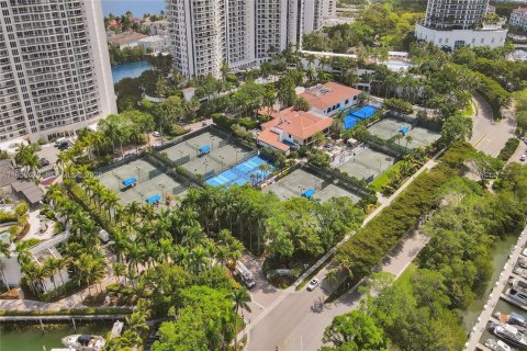 Condominio en venta en Aventura, Florida, 2 dormitorios, 275.92 m2 № 2032407 - foto 8