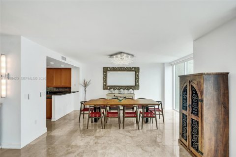 Condominio en venta en Aventura, Florida, 2 dormitorios, 275.92 m2 № 2032407 - foto 20