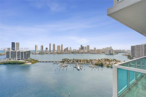 Condominio en venta en Aventura, Florida, 2 dormitorios, 275.92 m2 № 2032407 - foto 26