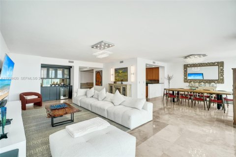 Condominio en venta en Aventura, Florida, 2 dormitorios, 275.92 m2 № 2032407 - foto 16