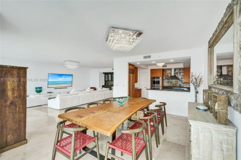 Condominio en venta en Aventura, Florida, 2 dormitorios, 275.92 m2 № 2032407 - foto 24